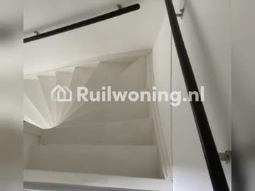 Hoekwoning met tuin, zonder bovenburen (Houten)