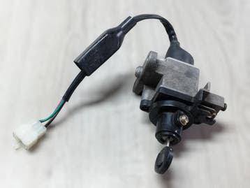 Contactslot / Peugeot Kisbee, Fietsen en Brommers, Brommeronderdelen | Scooters, Verzenden, Gebruikt, Frame, Peugeot