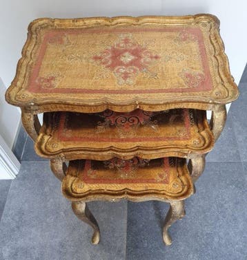 Set bijzettafels - Set van drie Florentijns/Venetiaanse