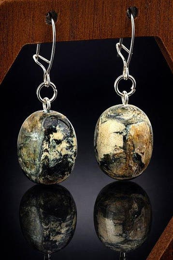 Barnsteen - Natural Baltic Amber Earrings – Olive Green