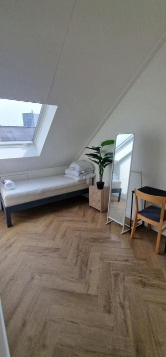 Kamer te huur in Nissewaard - 14 m² - 1 kamer(s), Huizen en Kamers, Kamers te huur, Overige regio's