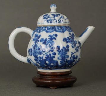 Kangxi (1662-1722) - Theepot - Meloenvormig - Pioenen en, Antiek en Kunst