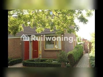Deventer: Ruime hoekwoning met 3 slaapkamers en een riante t, Overijssel
