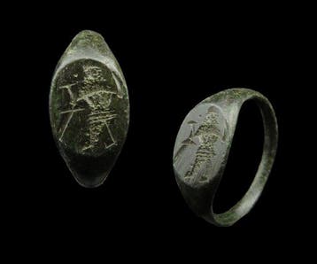 Middeleeuws Brons Ring met soldaatversiering (1x) - 19 mm