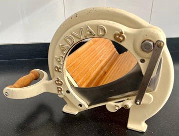 Raadvad - Ove Larsen - Broodsnijmachine - Type 294 -