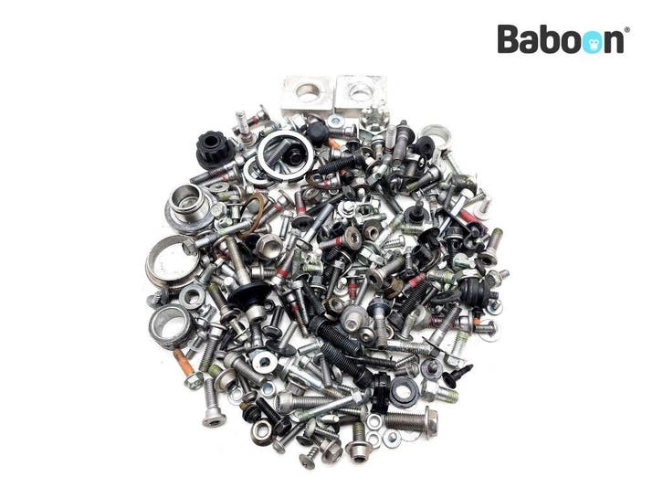 Bouten en Moeren Kawasaki Z 900 2018 (Z900 ZR900), Motoren, Onderdelen | Kawasaki, Gebruikt, Verzenden