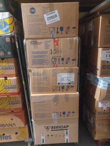 Inhoud rolcontener gebruikt en nieuw aantal 10 dozen.