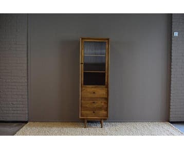 Vitrinekast Wisconsin 55 cm | By-Olaf, Huis en Inrichting, Kasten | Vitrinekasten, Ophalen of Verzenden, Nieuw