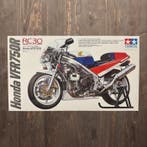 Tamiya - Speelgoedauto 1/12 SCALE HONDA VFR750R - 2010-2020, Nieuw