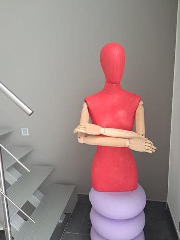 Buste, Originele Hans Boodt designbuste met verstelbare