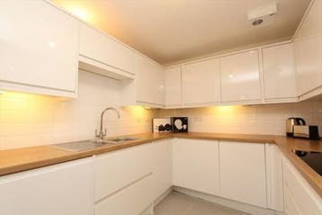 Te Huur Studio Overblaak In Rotterdam, Huizen en Kamers, 20 tot 35 m², Rotterdam