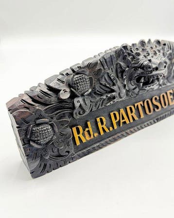 Naambord RD. R. Partosoebroto - Ca. 1960 - Papan Nama Ukir -