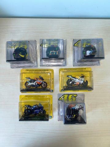 Altaya 1:22 - Model motorfiets (7) - VR/46 Racing Apparel, Nieuw