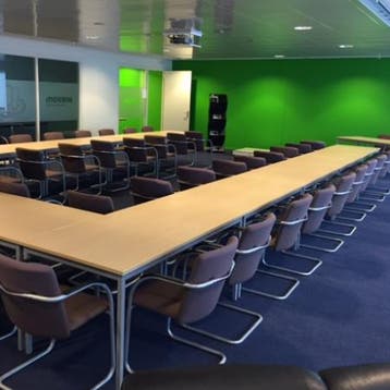 (MDK-104832) Complete vergaderkamer inrichting De Valk en..., Ophalen of Verzenden, Gebruikt