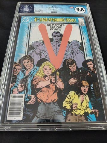 V #1 - EGC 9.8 - City on the Edge! - 1 Graded comic - Eerste, Nieuw