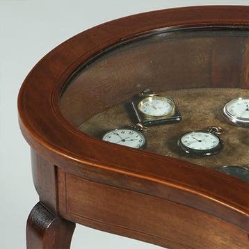 Juwelentafeltje vitrinetafeltje niervormig mahoniehout ca 18, Ophalen of Verzenden
