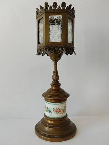 Nachtlampje - nachtlampje. Messing, glas geëtst met zuur,