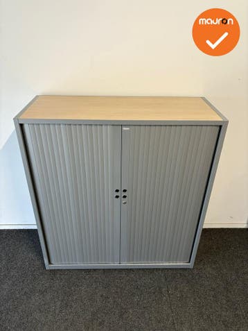 Gispen Roldeurkast - 135x120x47cm - Zilvergrijs met zilvergr, Werkplek, Ophalen of Verzenden, Gebruikt, Kast