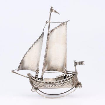 NO RESERVE - J. Niekerk - Zeilboot - Beeldje, Zeilboot -, Antiek en Kunst
