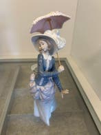 Lladró - José Puche - Beeldje, Dama con sombrilla a la