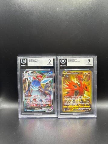 Pokémon - 2 Graded card - Glaceon VMAX & Galarian Zapdos -, Nieuw