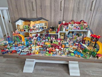 Playmobil - Playmobil 2 huizen, meubels, zwembaden,