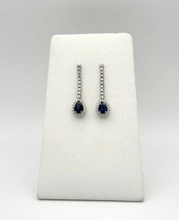 Hangoorbellen - 18 karaat Witgoud - 2.20ct. tw. Saffier -