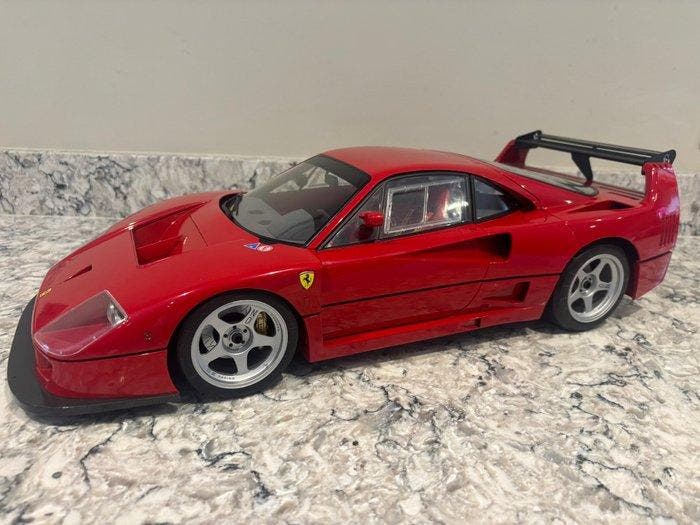 Panini / DeAgostini 1:8 - Modelauto - Ferrari F40 LM, Hobby en Vrije tijd, Modelauto's | 1:5 tot 1:12