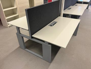 Duo Bureau Van Gispen - Nieuwe Bureaubladen - Incl Levering, Huis en Inrichting, Verzenden, In hoogte verstelbaar, Zo goed als nieuw