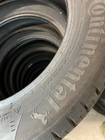“165 60 15 continental. Demo. Puntjes zitten er nog op”, Ophalen, Gebruikt, 15 inch, Band(en)
