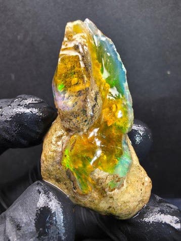 107 cts Crystal Opal Specimen Ruw- 21 g