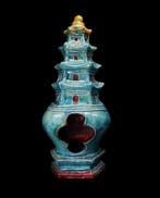 Oud-Chinees - Pagode en turquoise geglazuurd sancai-keramiek