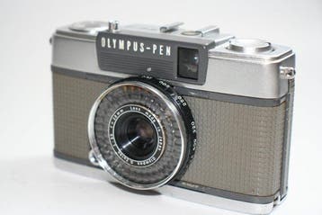 Olympus Pen EE-2 with D.Zuiko 3,5/28mm | Analoge camera, Nieuw