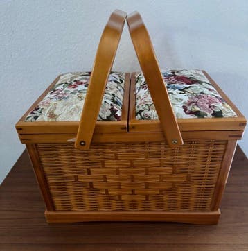 Naaidoos - Rattan