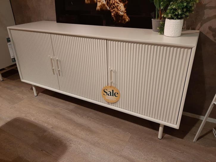 Minorca dressoir **SHOWROOMMODEL**, Huis en Inrichting, Kasten | Dressoirs, Nieuw