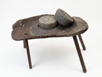 Antieke Indonesische Gilingan Batu Molensteentafel (120cm) -, Antiek en Kunst, Kunst | Niet-Westerse kunst