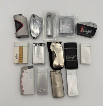 Vintage Lot of 14 Tobacco Advertising Lighters - Davidoff,, Verzamelen, Rookartikelen, Aanstekers en Luciferdoosjes, Nieuw