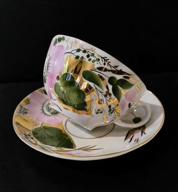 Lomonosov Imperial Porcelain Factory - Larissa Grigorieva -