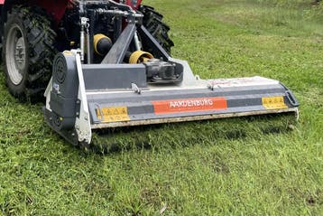 Klepelmaaier voor minitractor, Zakelijke goederen, Fruitteelt, Weidebouw