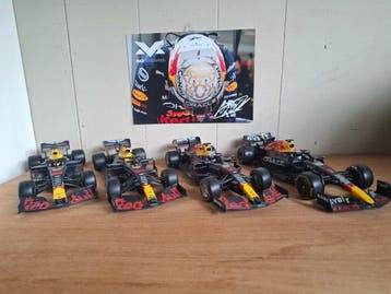 Bburago 1:24 - Modelauto (5) - Red Bull Racing -, Hobby en Vrije tijd, Modelauto's | 1:5 tot 1:12, Nieuw