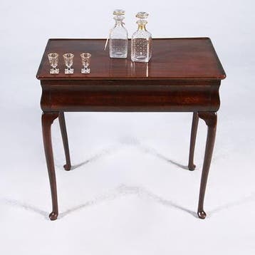 Hollandse wandtafel of theetafel 18e eeuw  met aan elke zijk, Ophalen of Verzenden