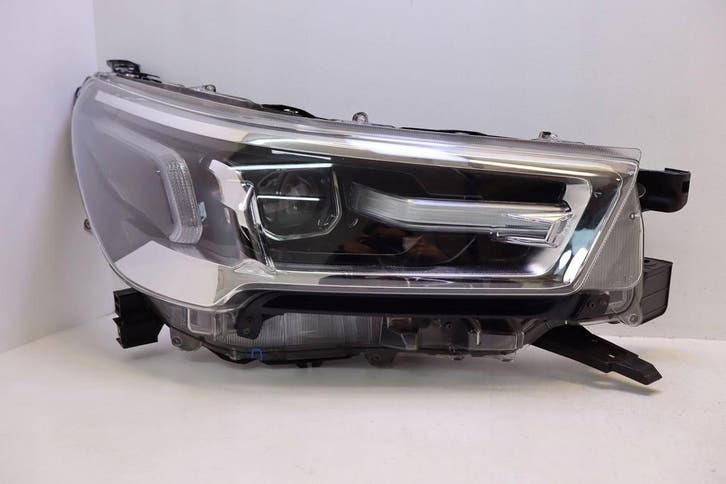 Full LED koplamp rechts voor Toyota Hilux VIII, Auto-onderdelen, Verlichting, Gebruikt, Verzenden