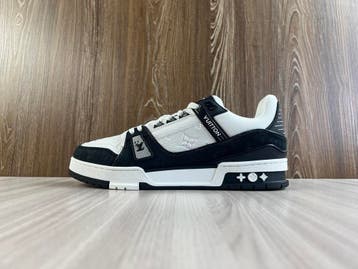 Louis Vuitton Trainer | White Black, Zwart, Nieuw, Ophalen of Verzenden, Sneakers of Gympen