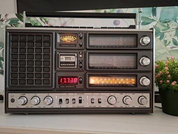 Grundig - Satellit 3000 Professional Multi-Band Portable, Nieuw