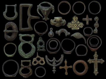 Oud-Romaans tot Middeleeuws Brons Een set mooie items - 33