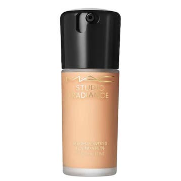MAC Cosmetics - Studio Radiance Serum Foundation - C4, Ophalen of Verzenden, Nieuw, Gehele gezicht, Make-up