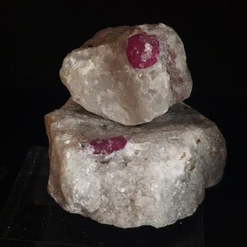 Robijnpartij 87 g & 22 g op marmer-matrix – Badakhshan,