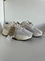 Adidas - Yeezy Boost 700 - Sneakers - Maat: EU 42 - Nieuw, Nieuw