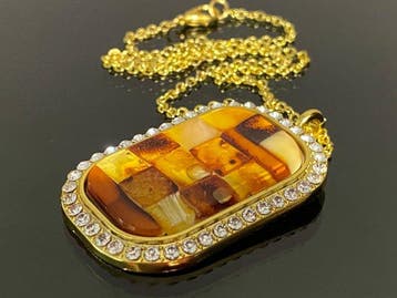 Fragmenten van de Zon - Echte Baltisch Amber Mozaïekhanger, Antiek en Kunst