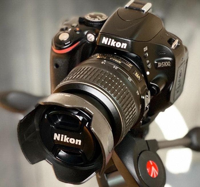 Nikon D5100 AF-S 18-55mm G-ED-DX-VR-with only 1.670, Audio, Tv en Foto, Fotocamera's Analoog
